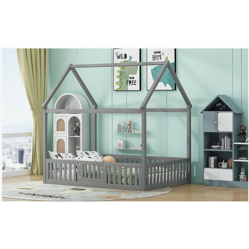 Lit double en bois pleine grandeur avec clôture et porte, gris