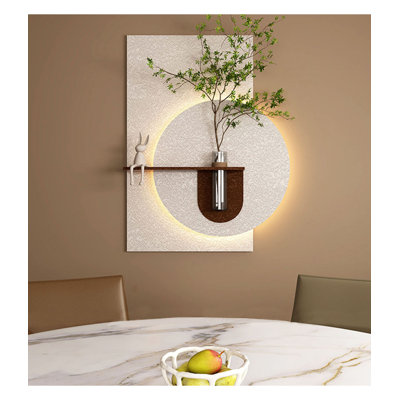 Décoration murale texturée à plusieurs niveaux avec tablette fonctionnelle pour couloir ou maison
