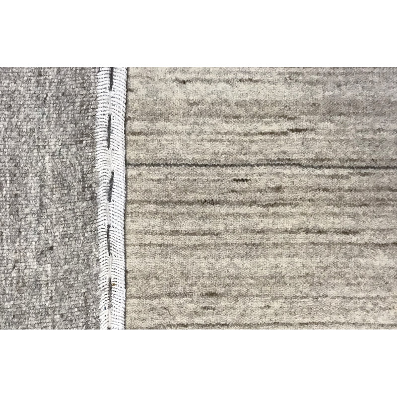 Area Rug in Beige/Gray