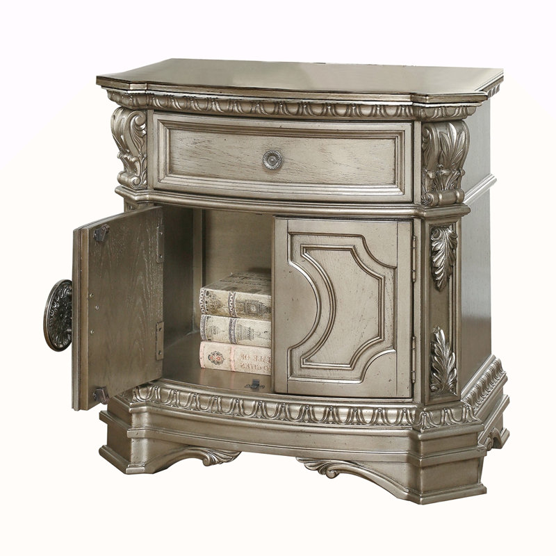 Table de chevet argentée avec 1 armoire