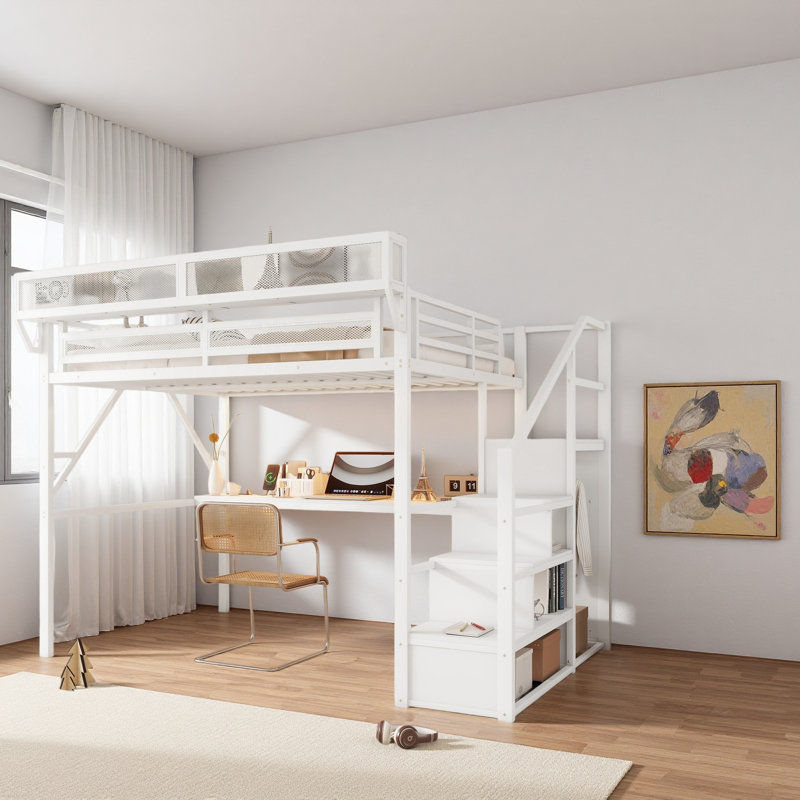 Grand lit mezzanine avec bureau et station de charge
