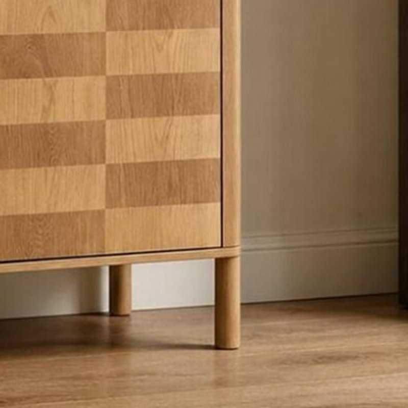 Armoire latérale multicolore de style médiéval