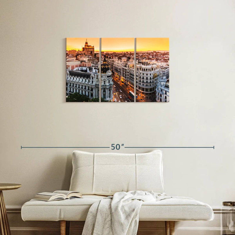 Nicci Gran Via, rue commerciale, H 20 po x l 33 po