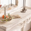 Console blanche en bois massif