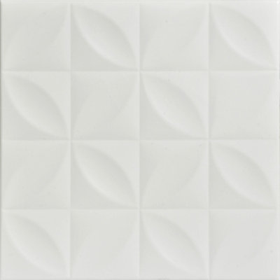 Carreau de plafond en polystyrène collé 1,6 pi x 1,6 pi Perception