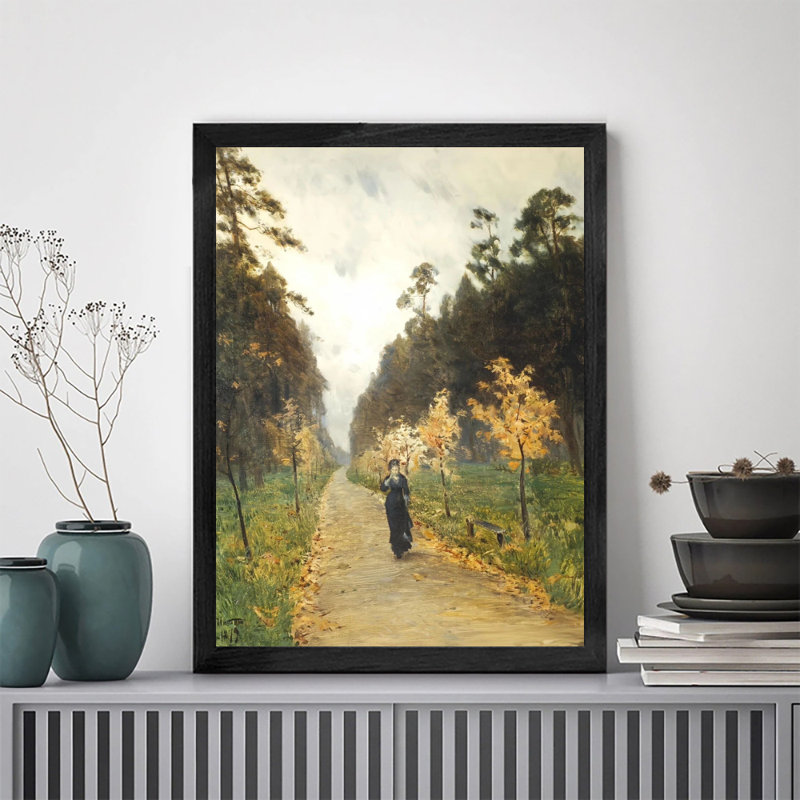 Art mural encadré minimaliste avec cadre en bois massif Femme marchant dans un sentier, H 17 po x l 13 po