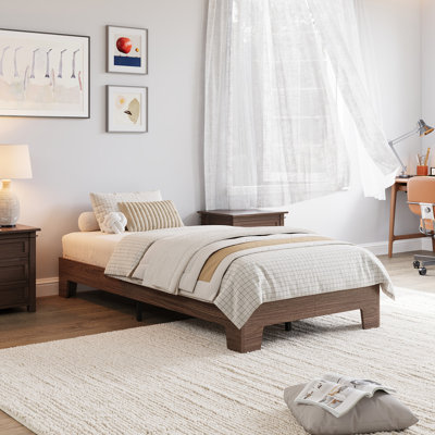 Structure de lit plateforme simple minimaliste, support de lattes en bois, espace de rangement sous le lit, aucun sommier requis, assemblage facile, noyer