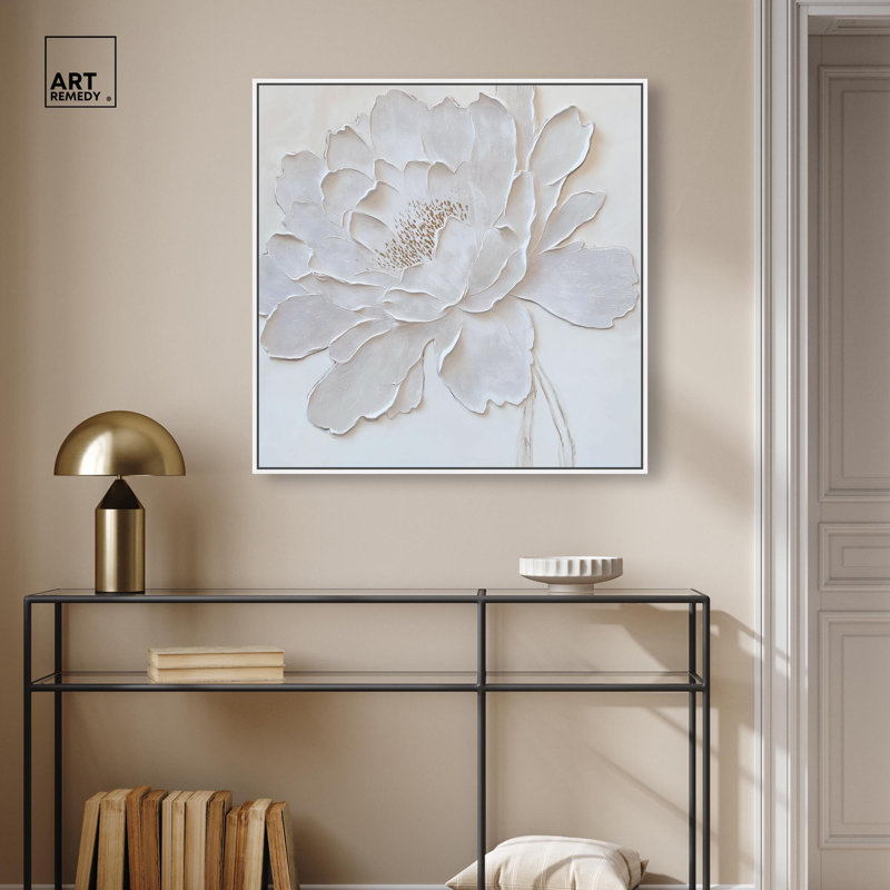 Pivoine blanche en relief, reproduction d'art sur toile par Art Remedy, cadre blanc, 30 x 30, H 31 po x l 31 po, Cadre blanc
