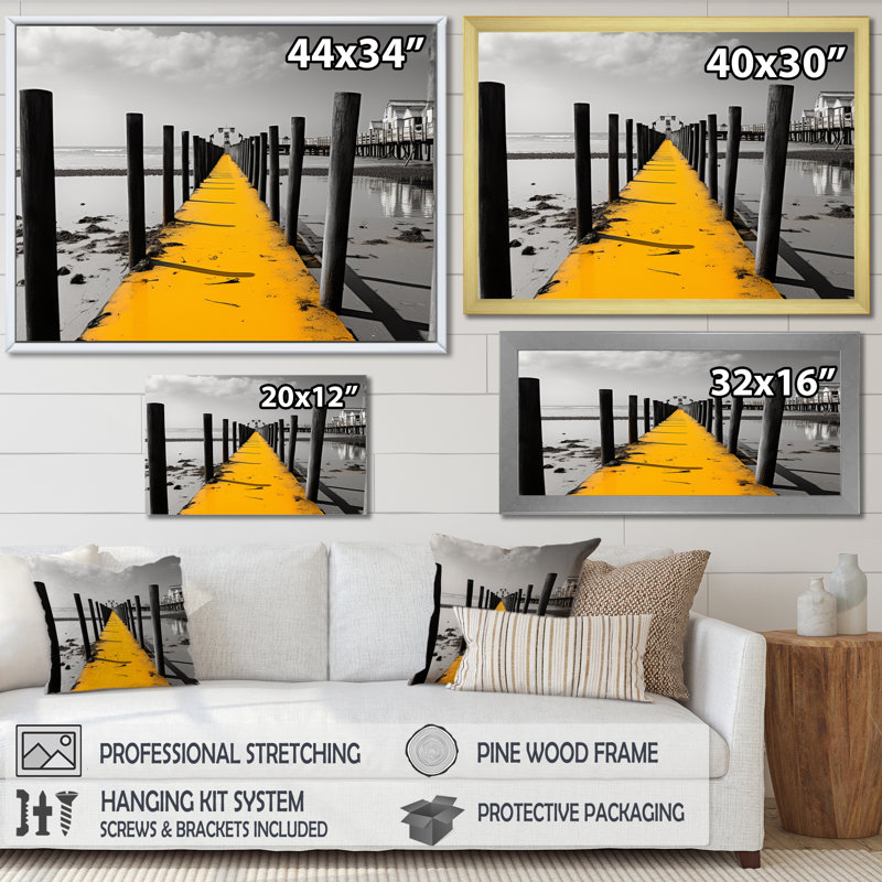 «Amandi Beach», reproduction sur toile, Cadre simple noir, H 30 po x l 40 po x P 1,5 po