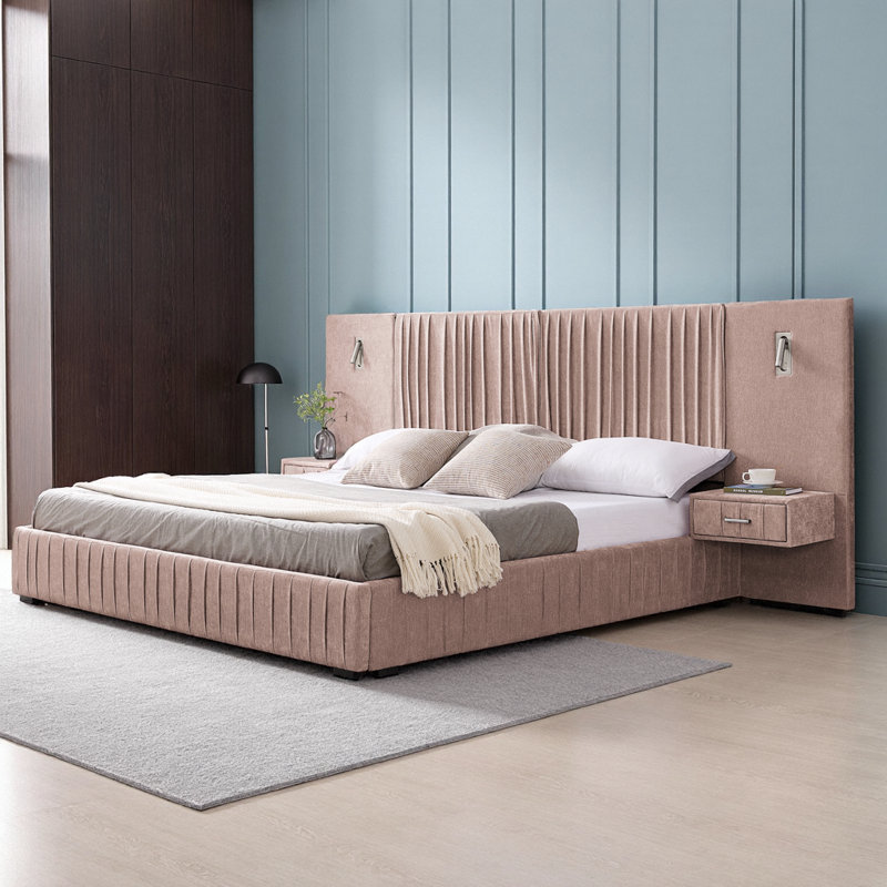 Cadre de lit plateforme très grand en chenille rose avec tête de lit, tables de chevet intégrées et lampes DEL réglables