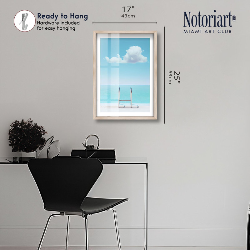 «Pool Sky Shadowbox» par Notoriart, H 25 po x l 17 po, Crème, crème