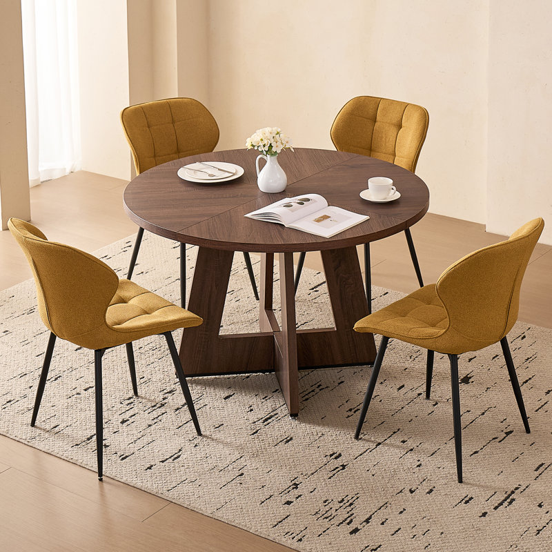 Ensemble de table de salle à manger 5 pièces pour 4, 47 "table de cuisine en bois avec 4 chaises rembourrées en tissu jaune