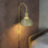 Applique murale moderne à brancher de 66 cm (26 po) avec abat-jour en dôme métallique, culot E26, installation facile, éclairage intérieur, vert sauge