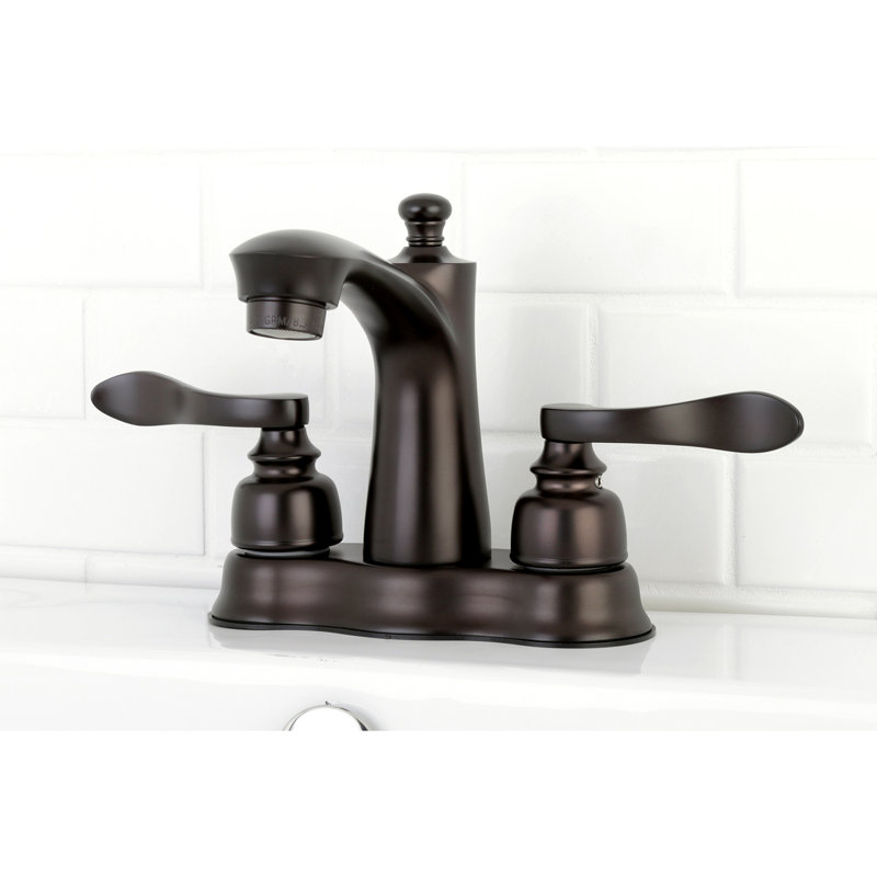 Robinet de salle de bain central à 4 poignées et 4 poignées à fixation sur le comptoir à 3 trous avec robinet escamotable en plastique Kingston Brass NuWave