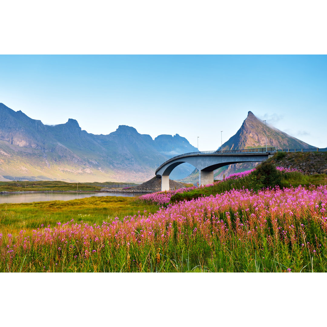 Brücke über den Fjord - Fotografie auf Leinwand