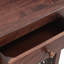 Table d'appoint en bois sculpté avec tiroirs