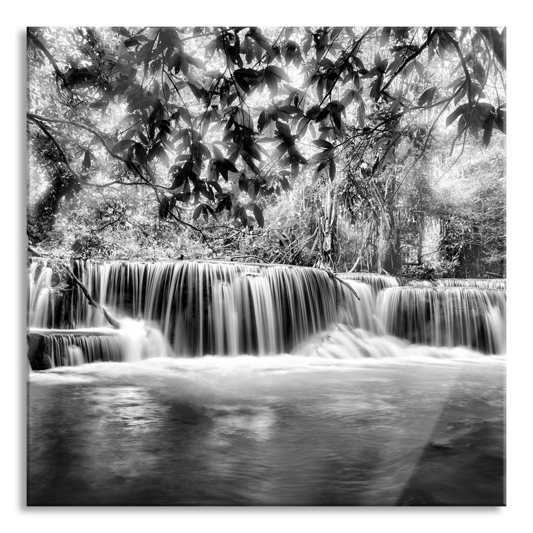 Glasbild Kleiner Wasserfall im Dschungel