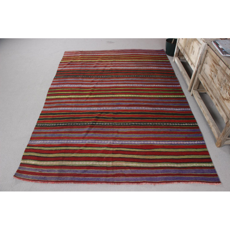 Tapis kilim turc à rayures rétro en mauve et ivoire pour un salon chic