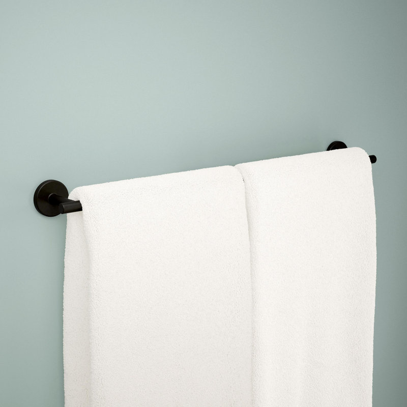 Porte-serviettes mural, accessoire et quincaillerie de salle de bain Trinsic, 1.13" H x 24" L x 3.31" D, Noir mat