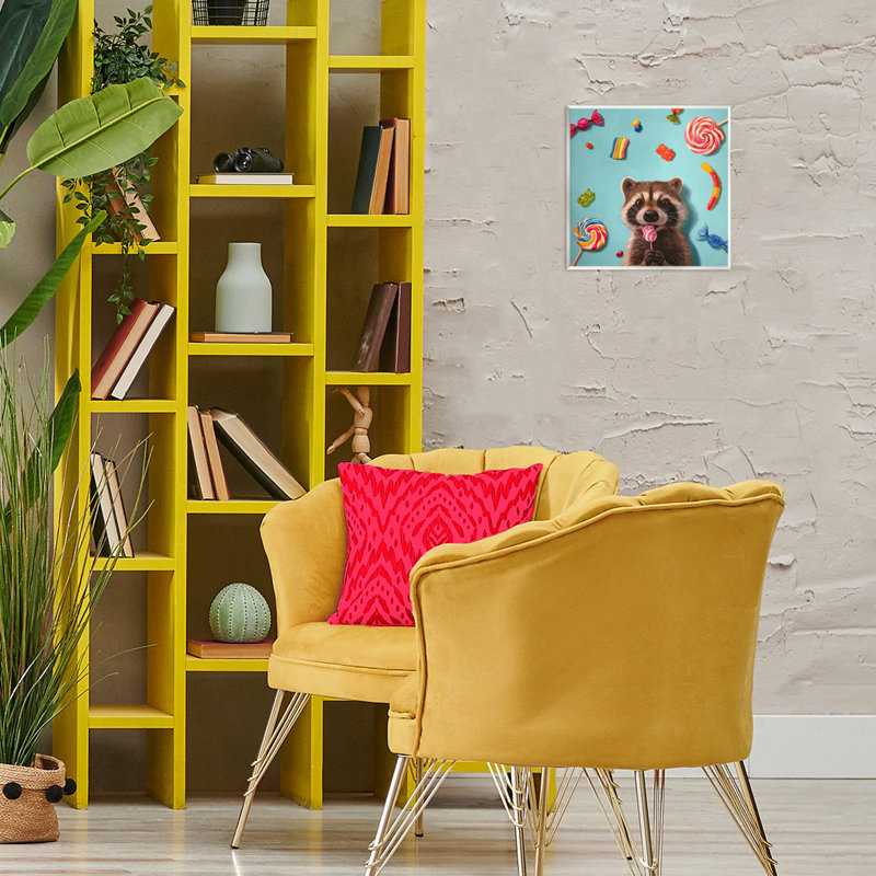 «Raccoon & Sweets Candies» par Lucia Heffernan