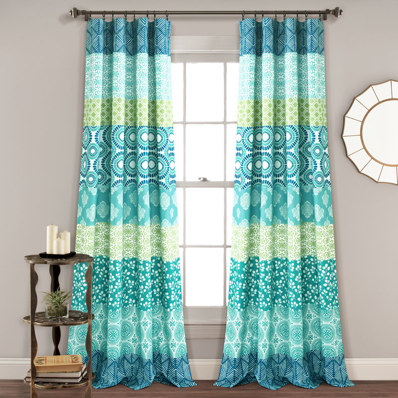 Paire de rideaux obscurcissant Lush Decor Bohemian Stripe (ensemble de 2), Bleu, l 52" x L 84"