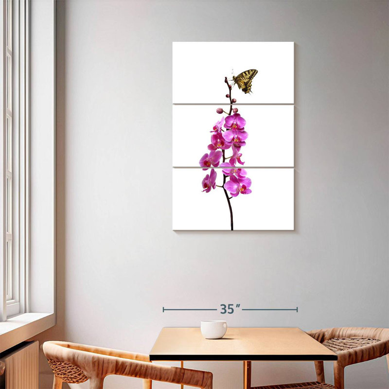 Papillon Brampt sur une tige d'orchidée, H 57 po x l 36 po