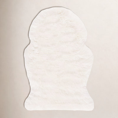 Mera White Handmade Sheepskin Rug