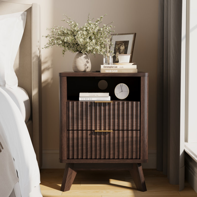 Table de chevet 18 po avec station de charge et plateau en faux marbre, Noyer foncé