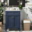 en bleu (avec meuble-lavabo et lavabo) avec rangement