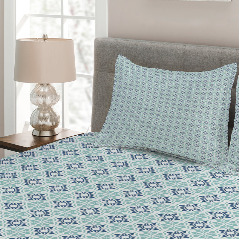 Morrocan Eclectic Damask Coverlet, King Bedspread + 2 Shams