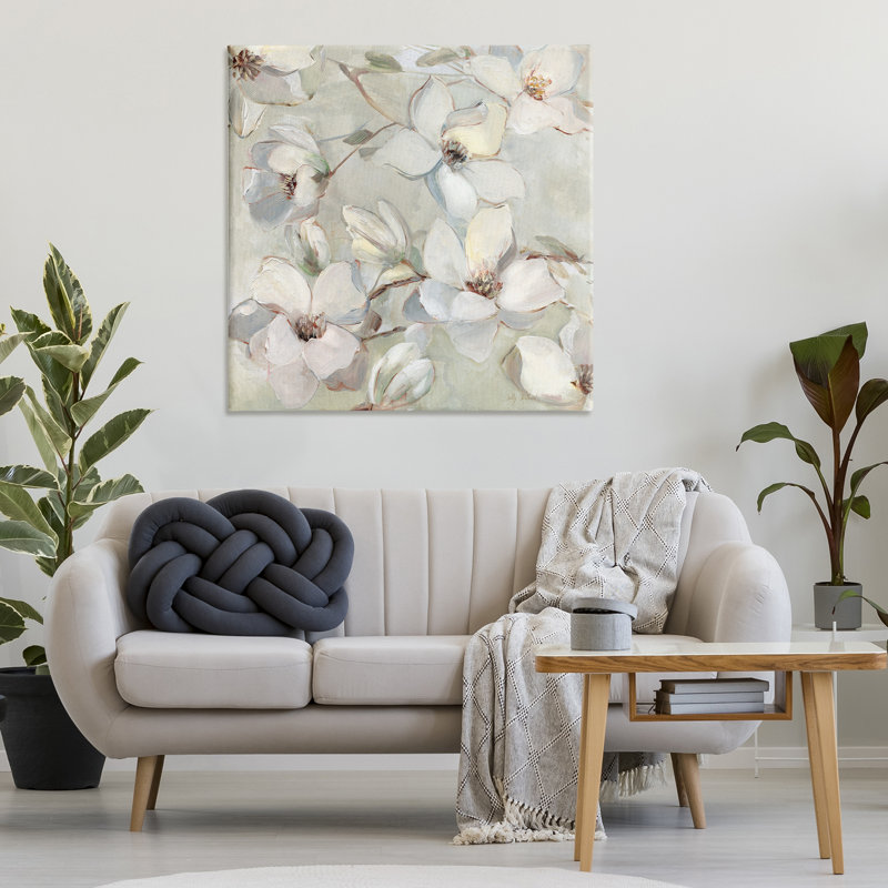 Art mural sur toile, "Delicate Flower Petals in Neutrals", par Sally Swatland, H 36 po x l 36 po