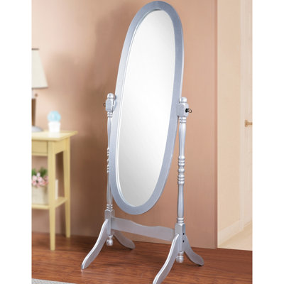Miroir majestueux au fini argenté de la reine traditionnelle