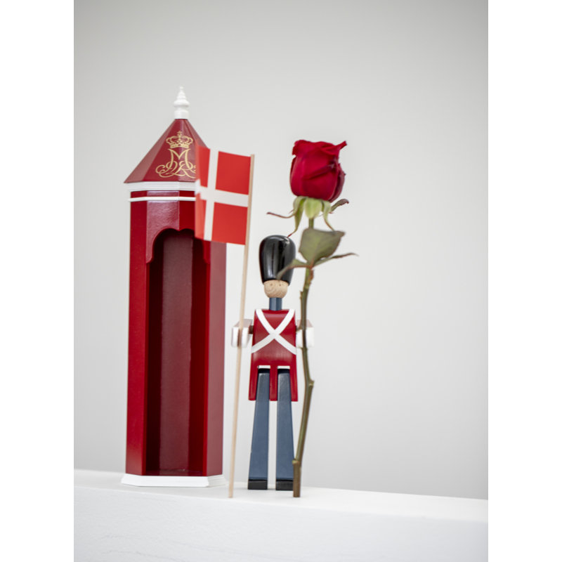 Guardsman with Gun Figurine