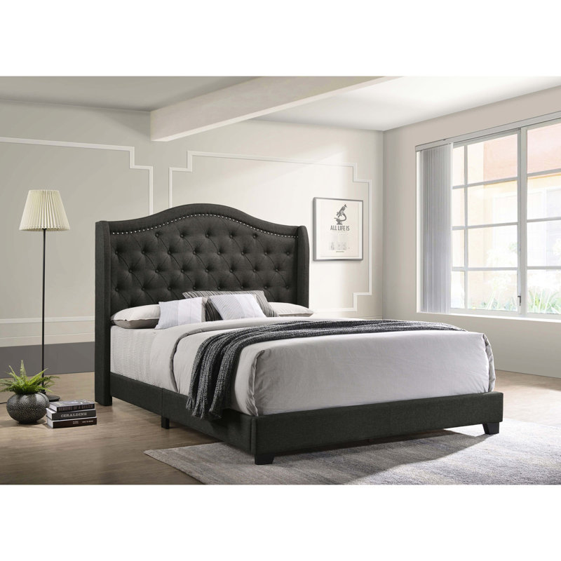 Grand lit à oreilles tapissier gris cuivré avec aspect raffiné, rembourrage doux en tissu, style transitionnel pour chambre à coucher, cuir de qualité légèrement rembourré, dossier haut classique à utiliser