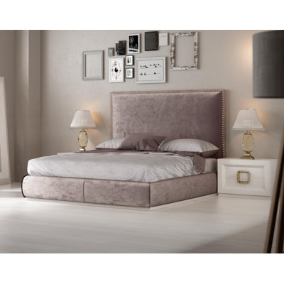 Klass Panel 4 Piece Bedroom Set