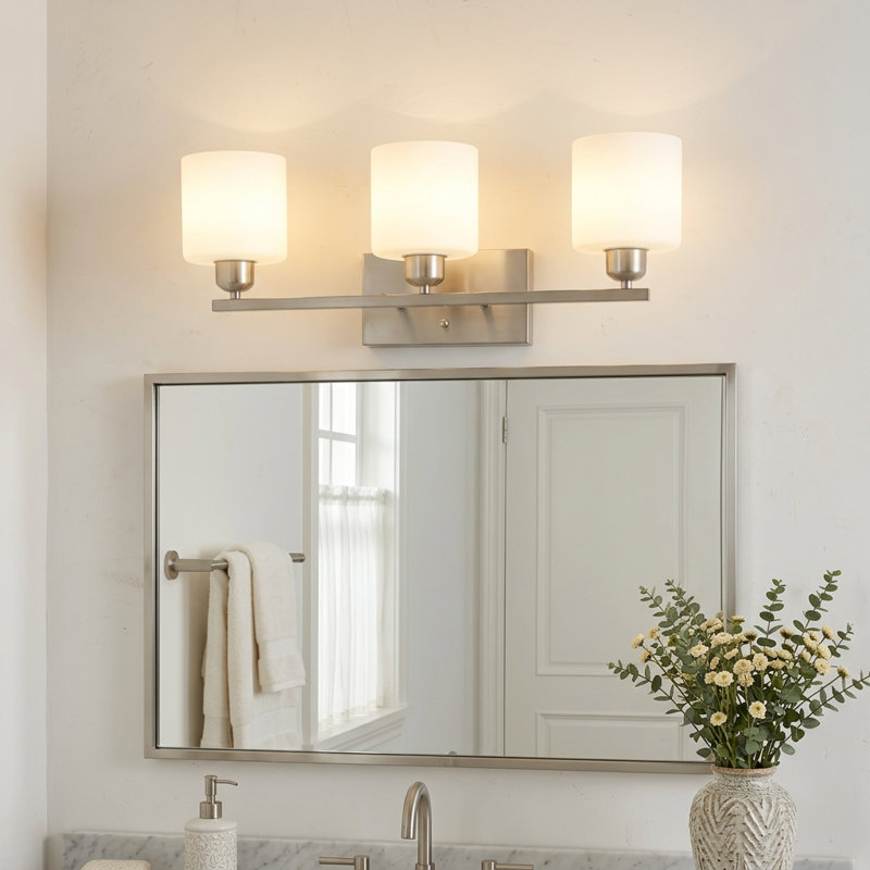 Luminaire de meuble-lavabo 3 lumières 22 po avec abat-jour en verre opale 22 po, Nickel brossé