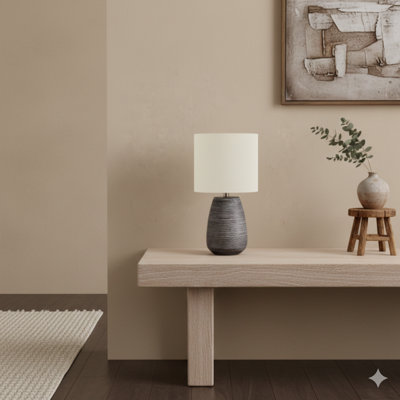 Lighting, H 19 po, lampe de table, céramique grise, abat-jour ivoire / crème, contemporain