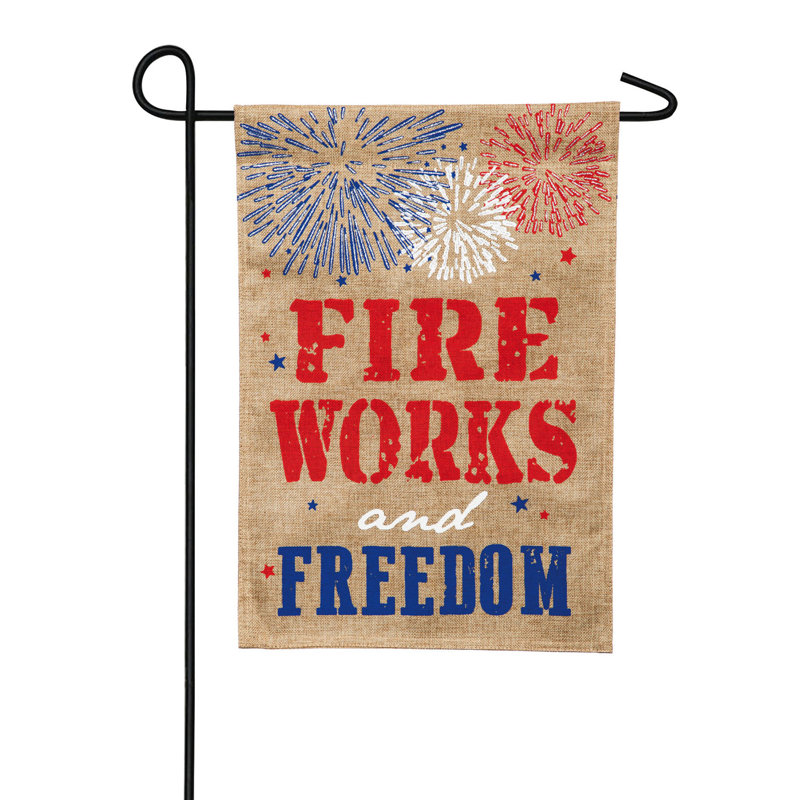Drapeau de jardin en toile de jute 18 x 12,5 po Fireworks and Freedom