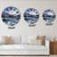 Vieille rivière de montagne parmi la neige au lever du soleil - horloge murale Lake House-310949759