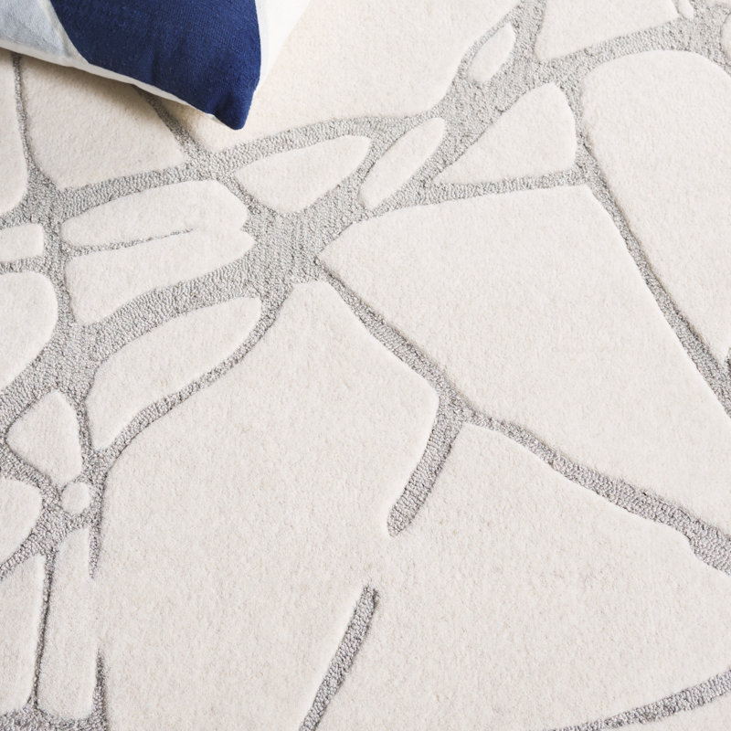 Tapis abstrait en laine et coton touffeté à la main gris / ivoire Kassidi, Rectangle 5 pi x 8 pi