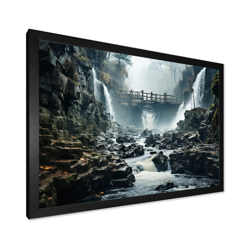 Waterfall Misty Delight, reproduction d'art sur toile, H 12 po x l 20 po x P 1 po, Cadre simple noir