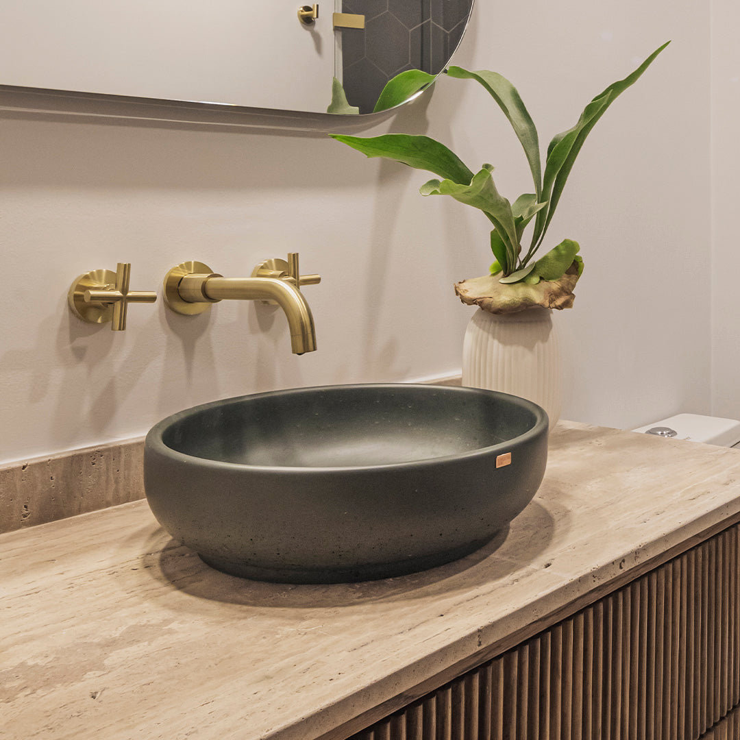 Fladd Round Concrete Vessel Sink, Coal Black