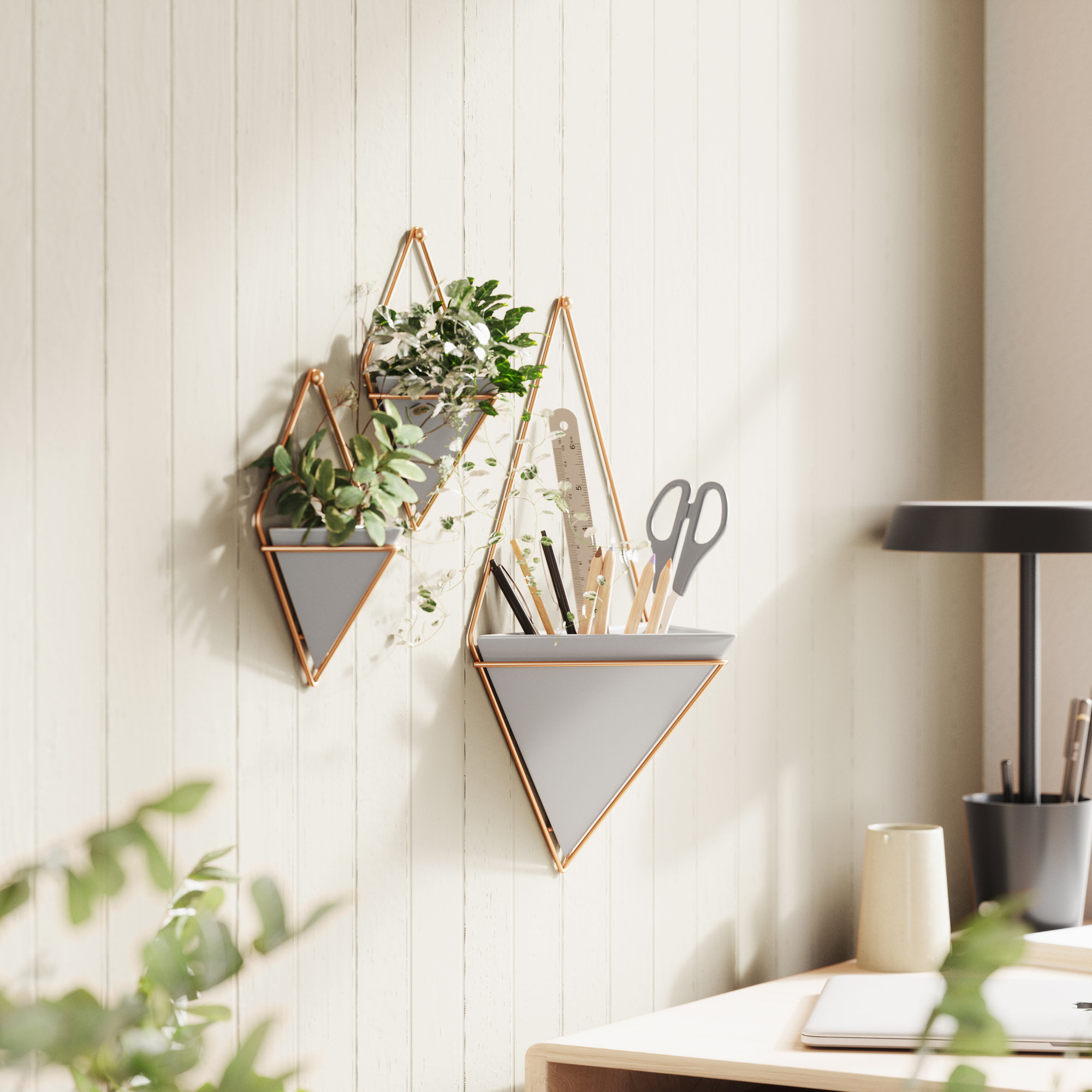 Trigg Wall Décor, 7.5" H x 4.4" W x 2.88' D, Black/Brass