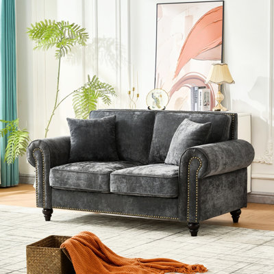 Gris moderne 63 po 2 avec accoudoirs roulés, revêtement en chenille, pieds en bois et garniture cloutée, pieds solides, confortable pour s'asseoir 63 2