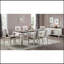 Ensemble de 2 chaises d'appoint classiques en bois massif patiné blanc / gris chaud Classic
