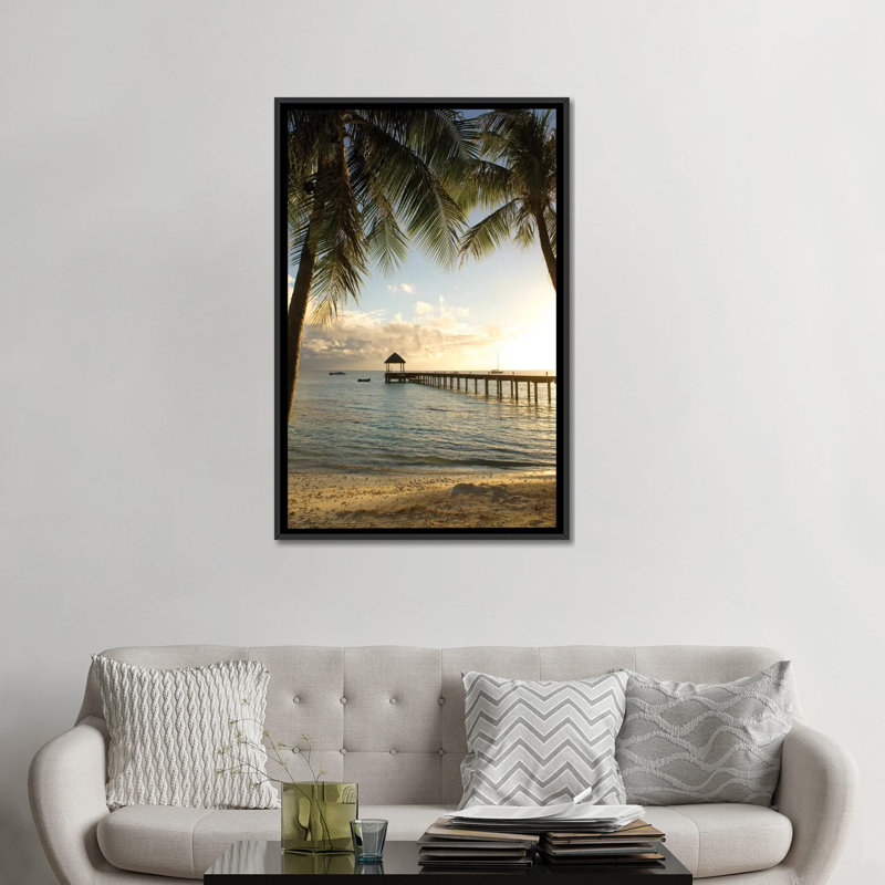 «Pier and Palm», reproduction de photo sur toile tendue, H 26 po x l 18 po x P 1,5 po, Toile avec cadre noir, Pas de tapis
