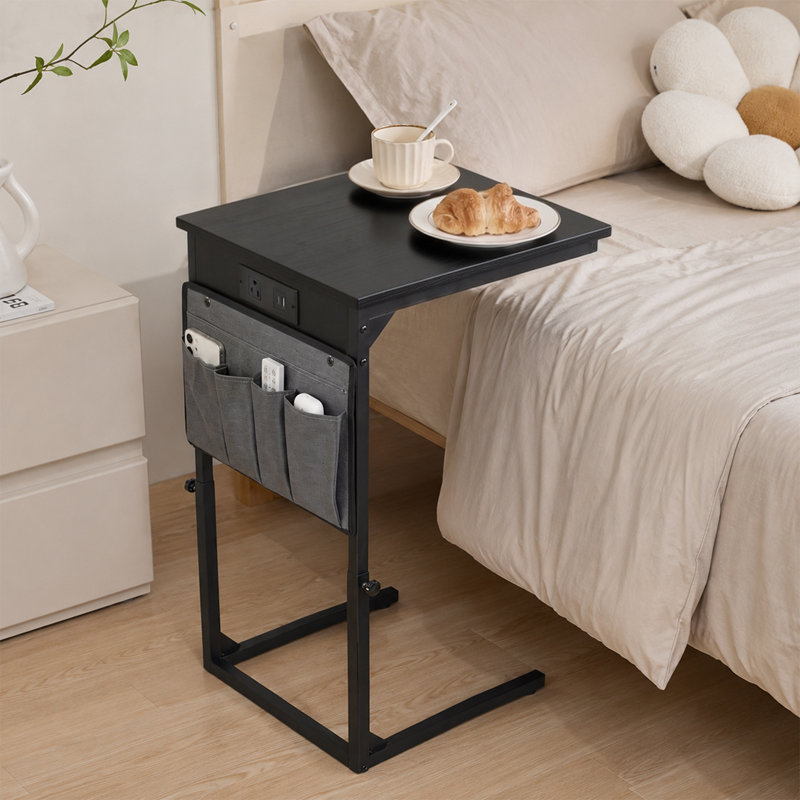Table de bout en C avec station de charge et sac de rangement, table d'appoint à hauteur réglable pour canapé, table d'appoint pour canapé pour chambre à coucher, salon