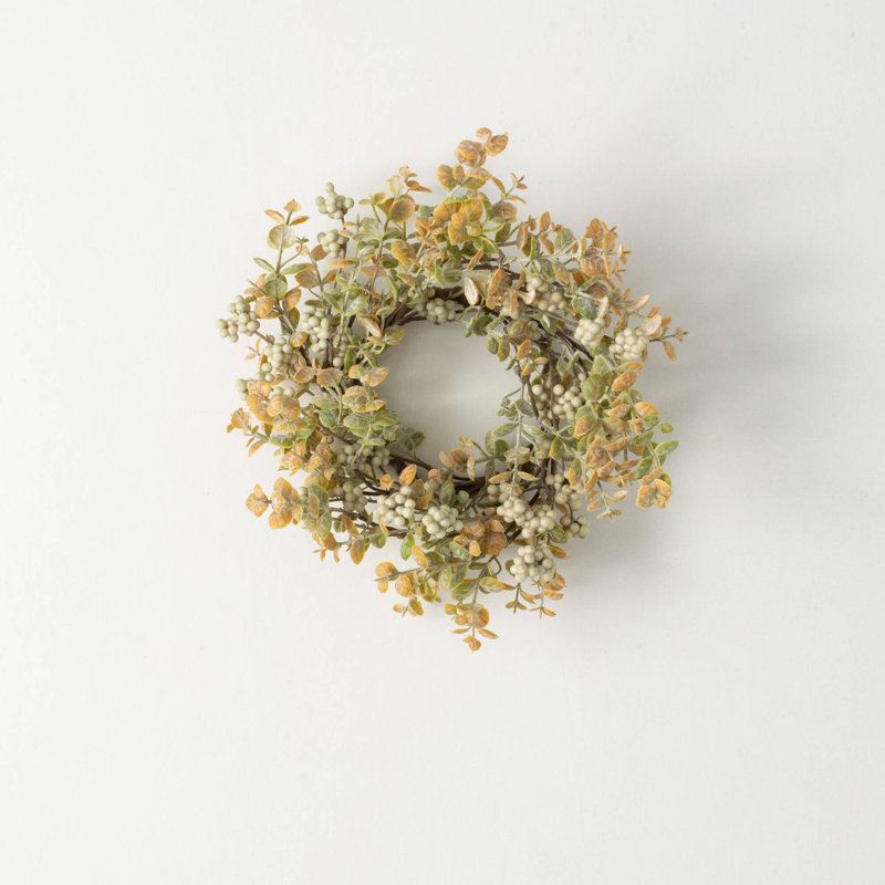 Couronne artificielle à feuilles et baies artificielles, H 14,5 po x l 14,5 po x P 4,5 po