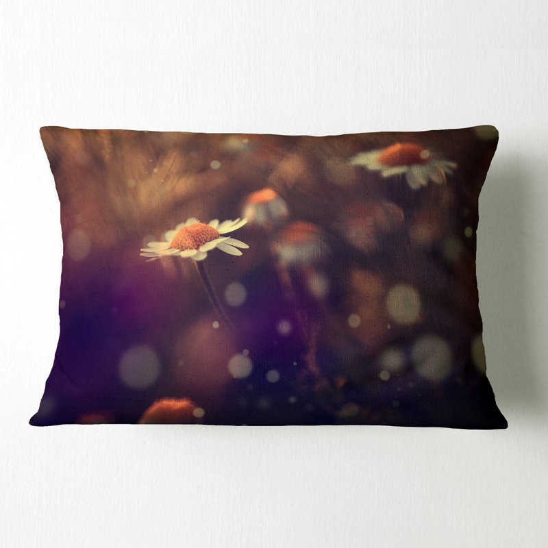 Coussin décoratif mignon avec fleur rétro et bokeh