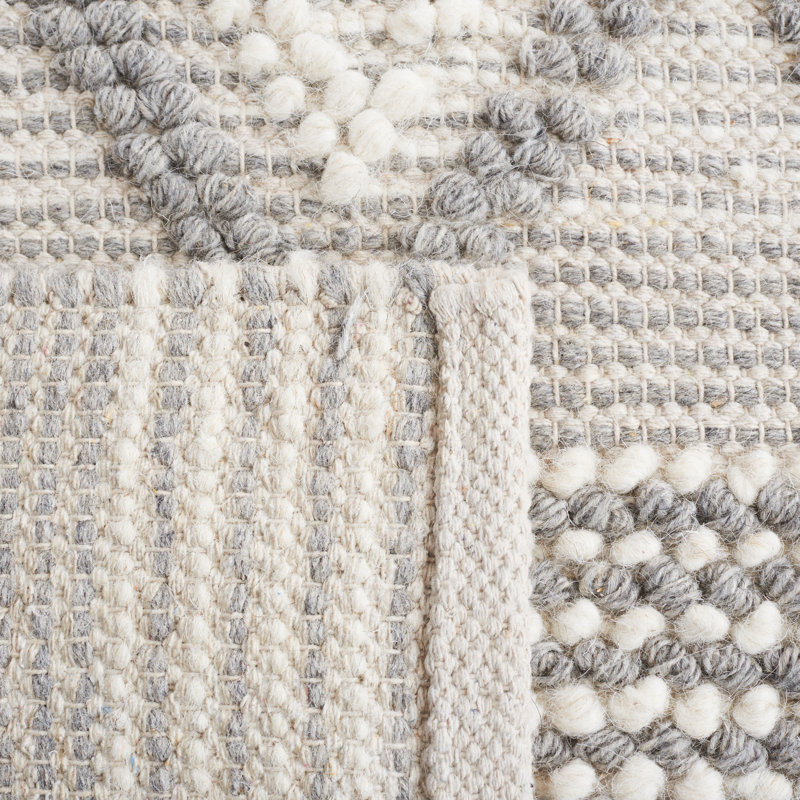 Jacques Hand Woven Wool/Cotton Southwestern Rug in Gray/Ivory, Rectangle 5' x 8'